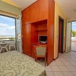 Roma Sul Mare 3* רוזטו דליי אברוצי