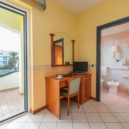 Hotel Roma Sul Mare Roseto Degli Abruzzi